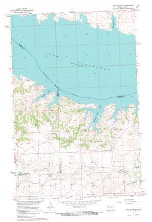 Twin Buttes USGS topographic map 47102e2