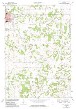 River Falls East USGS topographic map 44092g5